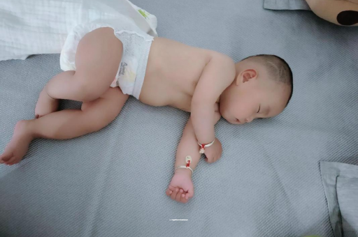 鄂州宝宝流白色粘鼻涕